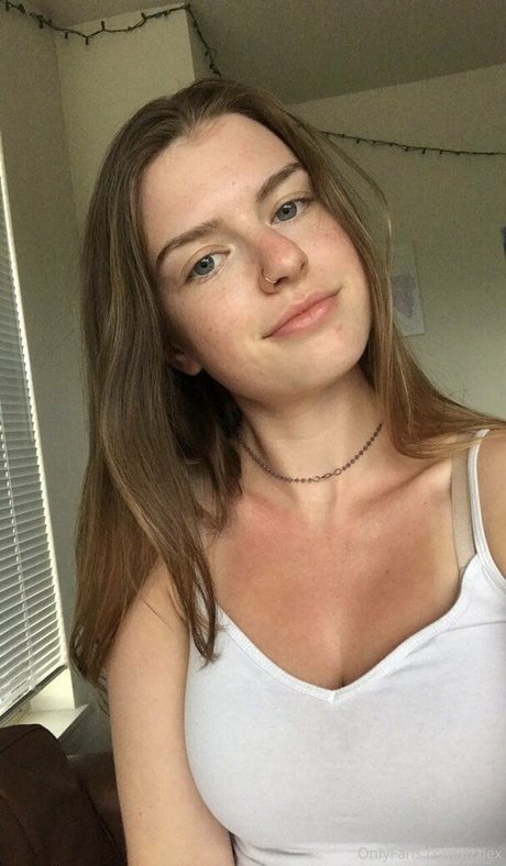Nacktes geleaktes OnlyFans-Foto von Lizziex