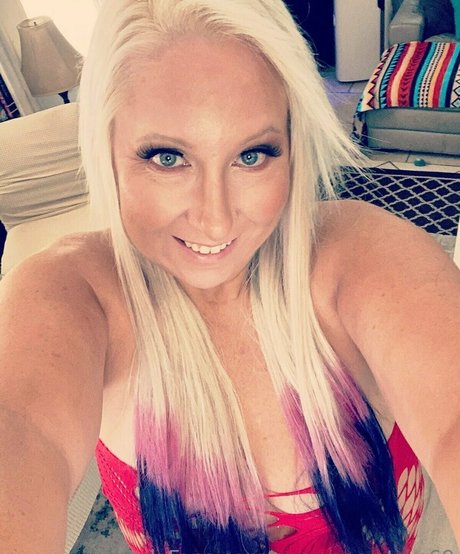 Nacktes geleaktes OnlyFans-Foto von Curvysecretary69