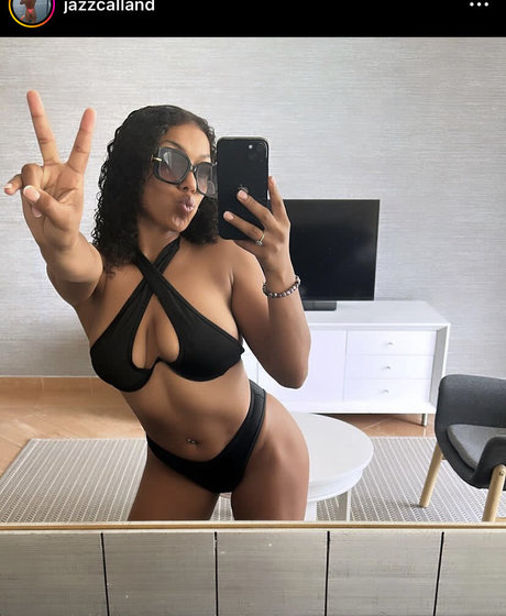 Nacktes geleaktes OnlyFans-Foto von Jazz Calland