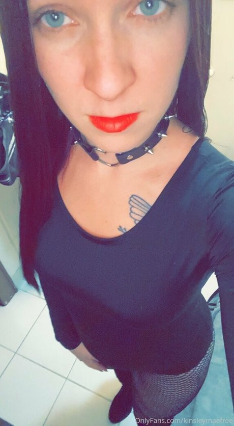 Nacktes geleaktes OnlyFans-Foto von Kinsleymaefree