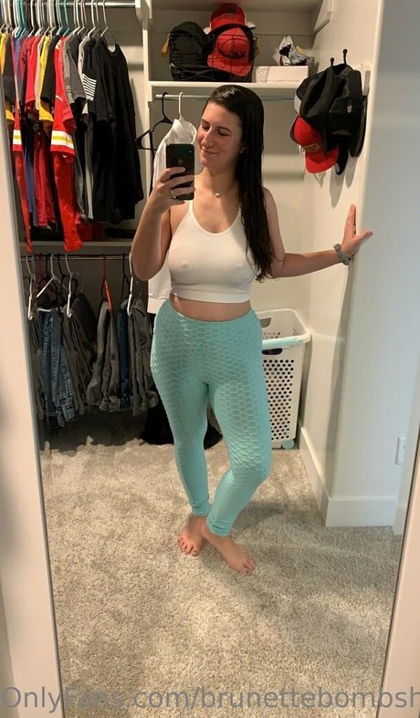 Nacktes geleaktes OnlyFans-Foto von Brunettebombshell13