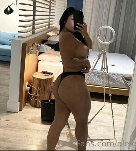 Alejandra Velasquez