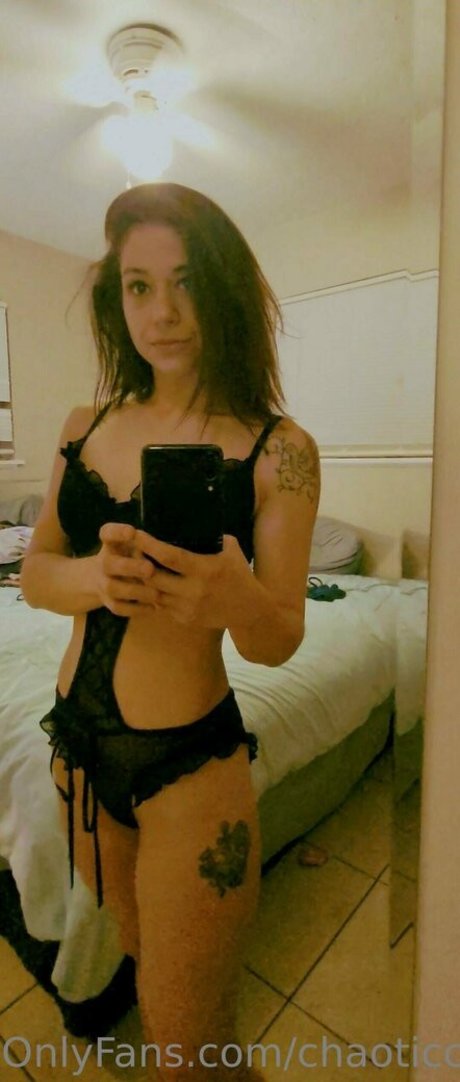 Nacktes geleaktes OnlyFans-Foto von Chaoticcontent