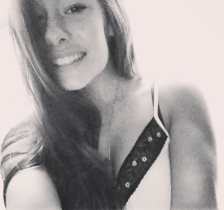 Nacktes geleaktes OnlyFans-Foto von Jordan Rose Schmidt