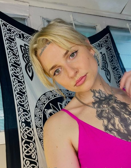 Nacktes geleaktes OnlyFans-Foto von Lavenderquinn