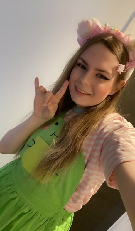 Nacktes geleaktes OnlyFans-Foto von Xmaddiemoonx
