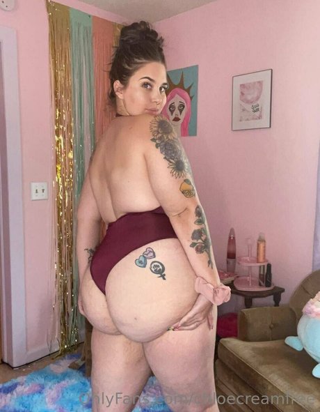 Nacktes geleaktes OnlyFans-Foto von Chloecreamfree