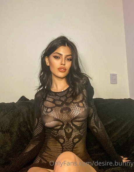 Nacktes geleaktes OnlyFans-Foto von Desiree Bunny