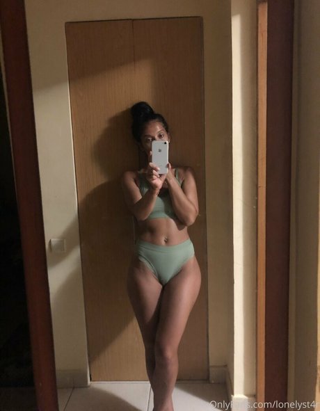 Nacktes geleaktes OnlyFans-Foto von Lonelyst4r