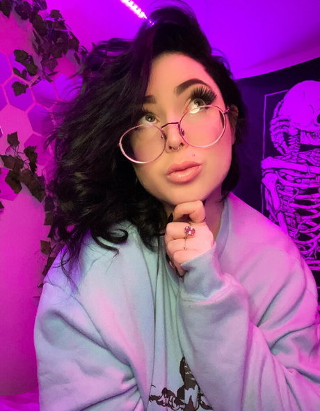 Nacktes geleaktes OnlyFans-Foto von Bigtitttygffree