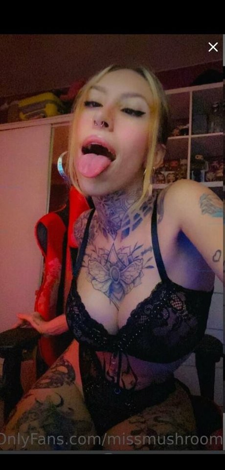 Nacktes geleaktes OnlyFans-Foto von Missmushrooms