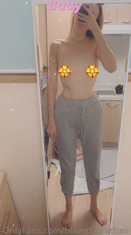Nacktes geleaktes OnlyFans-Foto von Blazedbratfree