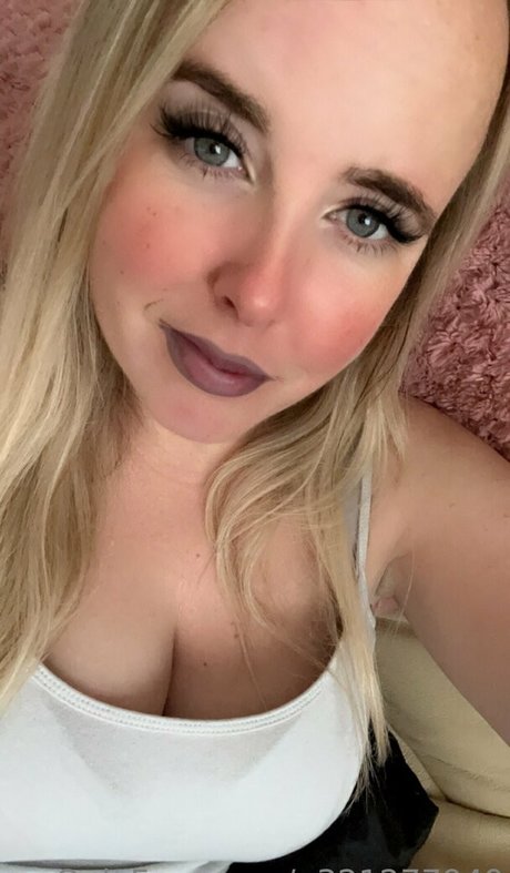Nacktes geleaktes OnlyFans-Foto von Smilelaughshine