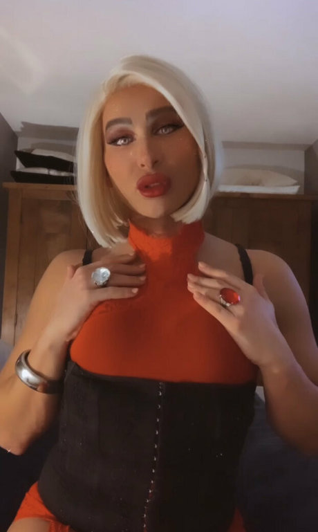 Nacktes geleaktes OnlyFans-Foto von Missjizzelle