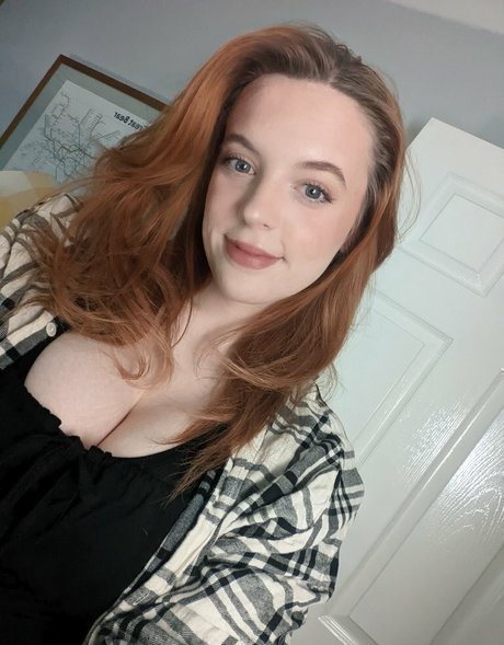 Nacktes geleaktes OnlyFans-Foto von Louiseyhannah