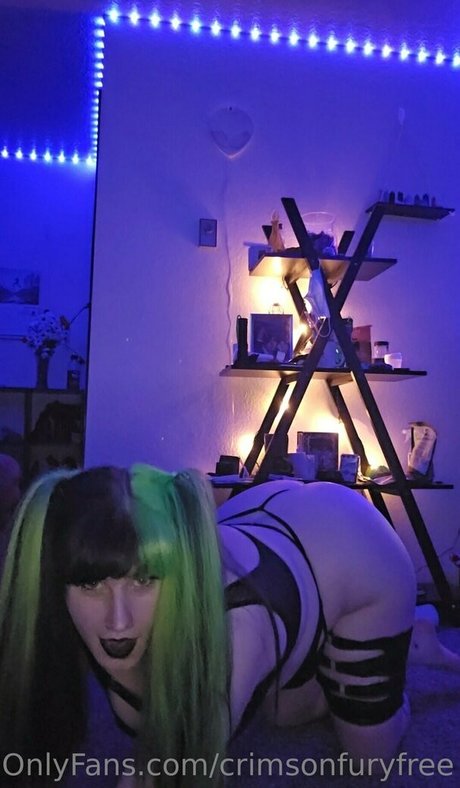 Nacktes geleaktes OnlyFans-Foto von Crimsonfuryfree