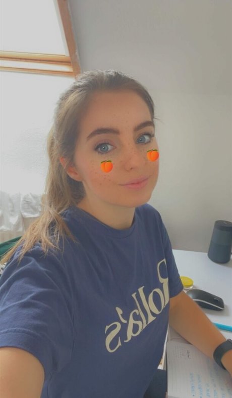 Nacktes geleaktes OnlyFans-Foto von Averytinyleaf