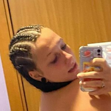 Nacktes geleaktes OnlyFans-Foto von Kinkyvikii