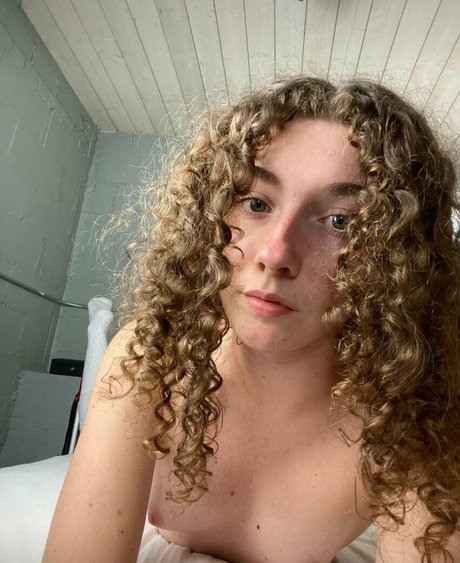 Nacktes geleaktes OnlyFans-Foto von Ivy Elle