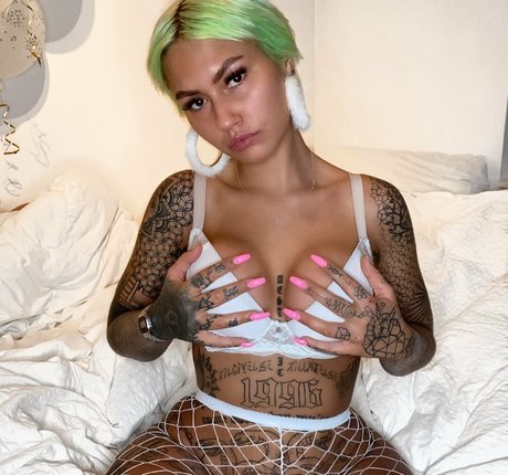 Nacktes geleaktes OnlyFans-Foto von Adultekra