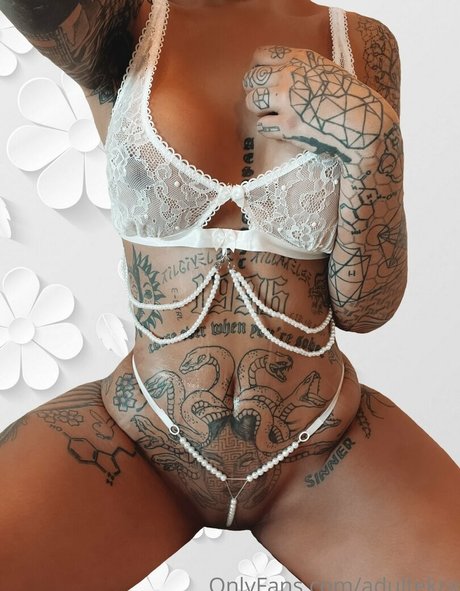 Nacktes geleaktes OnlyFans-Foto von Adultekra