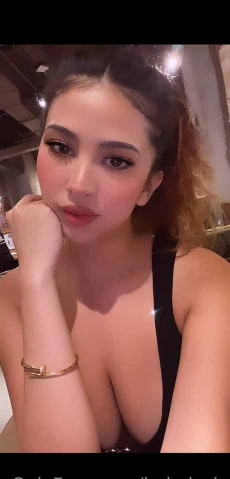 Nacktes geleaktes OnlyFans-Foto von Babykrris