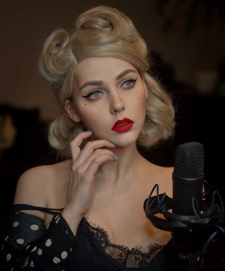 Nacktes geleaktes OnlyFans-Foto von Alina Rin