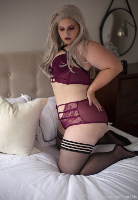 Nacktes geleaktes OnlyFans-Foto von Maddicmaddy