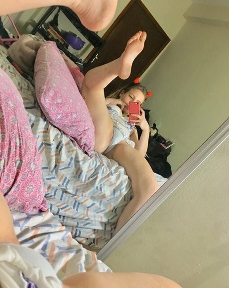 Nacktes geleaktes OnlyFans-Foto von Alanis Iandra