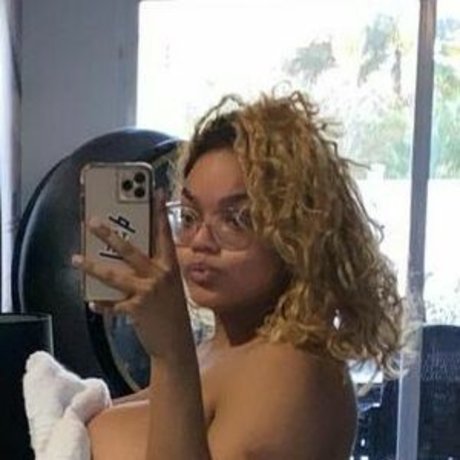 Nacktes geleaktes OnlyFans-Foto von Almightyysoso