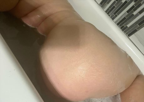 Nacktes geleaktes OnlyFans-Foto von Doyoupine