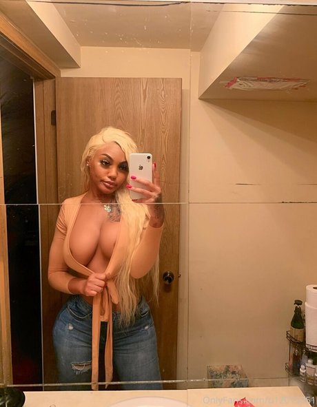 Nacktes geleaktes OnlyFans-Foto von Brandisheri