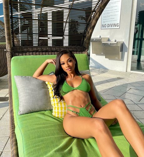 Nacktes geleaktes OnlyFans-Foto von Breann Llewelyn