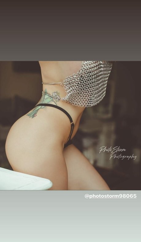 Nacktes geleaktes OnlyFans-Foto von Evaevkmodelpage