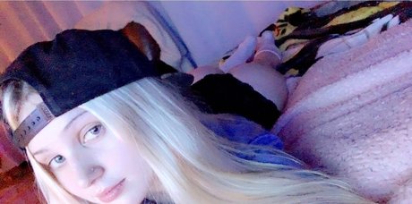 Nacktes geleaktes OnlyFans-Foto von Royal Papaya
