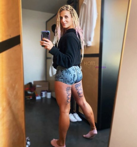 Nacktes geleaktes OnlyFans-Foto von Hottrayne