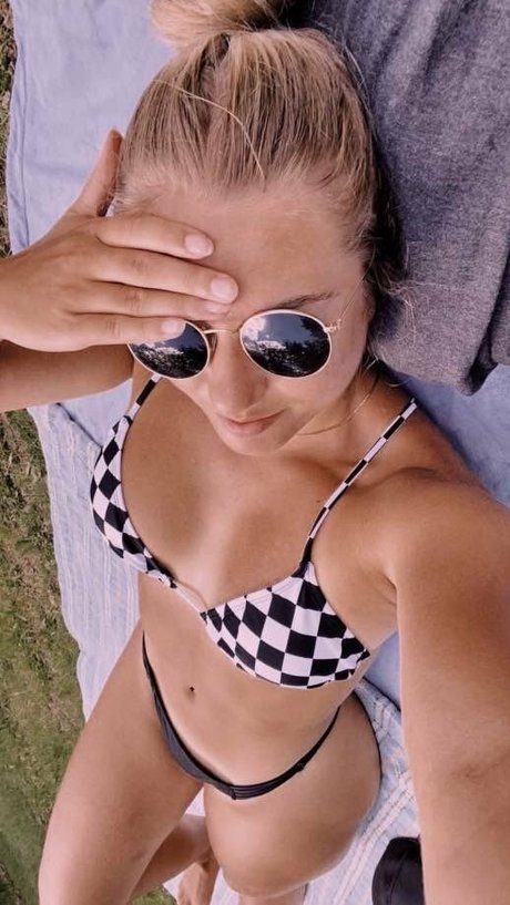 Tavia