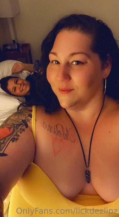 Nacktes geleaktes OnlyFans-Foto von Lickdezlipz