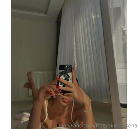 Nacktes geleaktes OnlyFans-Foto von Freerainbowsena