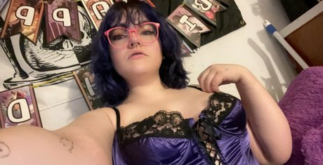 Nacktes geleaktes OnlyFans-Foto von Dumnlolli