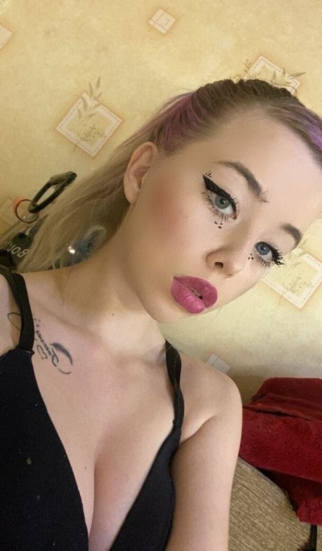 Nacktes geleaktes OnlyFans-Foto von Hotblonda