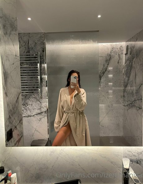 Nacktes geleaktes OnlyFans-Foto von Izemmaniaa