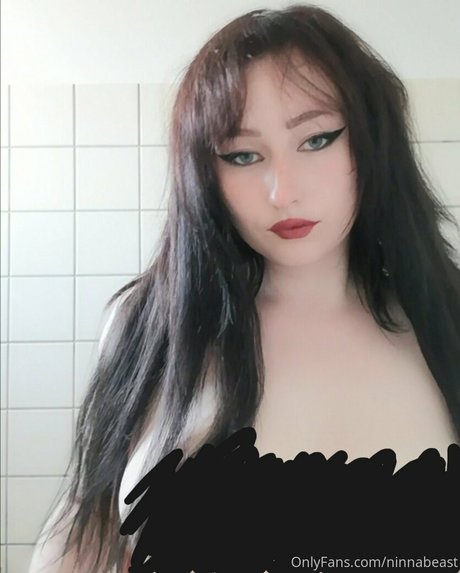 Nacktes geleaktes OnlyFans-Foto von Ninnabeast