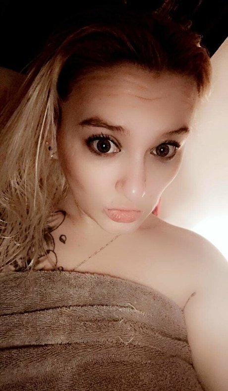 Nacktes geleaktes OnlyFans-Foto von Barbie6996