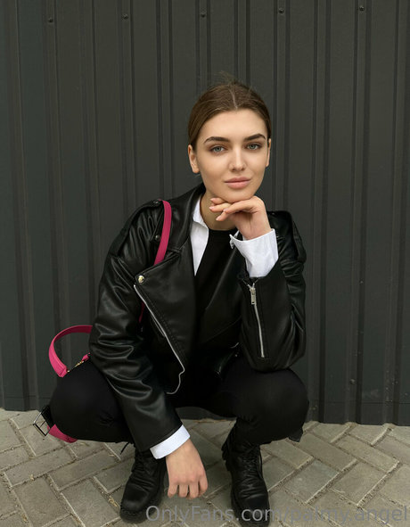 Nacktes geleaktes OnlyFans-Foto von Palmyangel