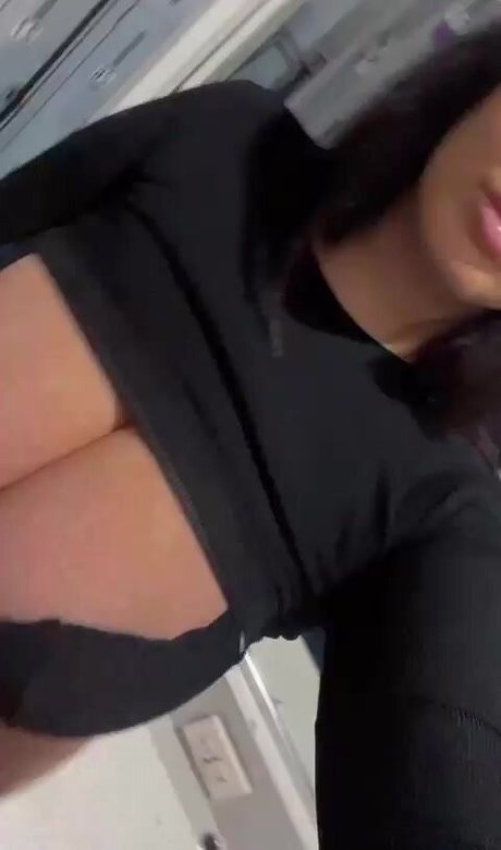 Nacktes geleaktes OnlyFans-Foto von Roxnour