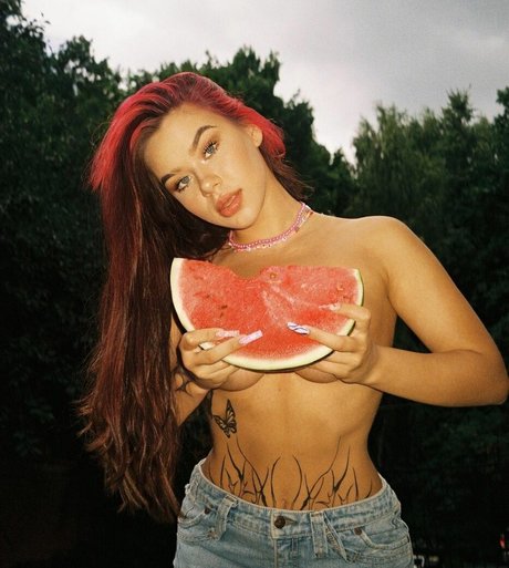 Nacktes geleaktes OnlyFans-Foto von Milash Hub