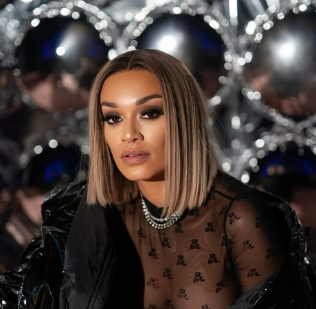 Nacktes geleaktes OnlyFans-Foto von Pearl Thusi