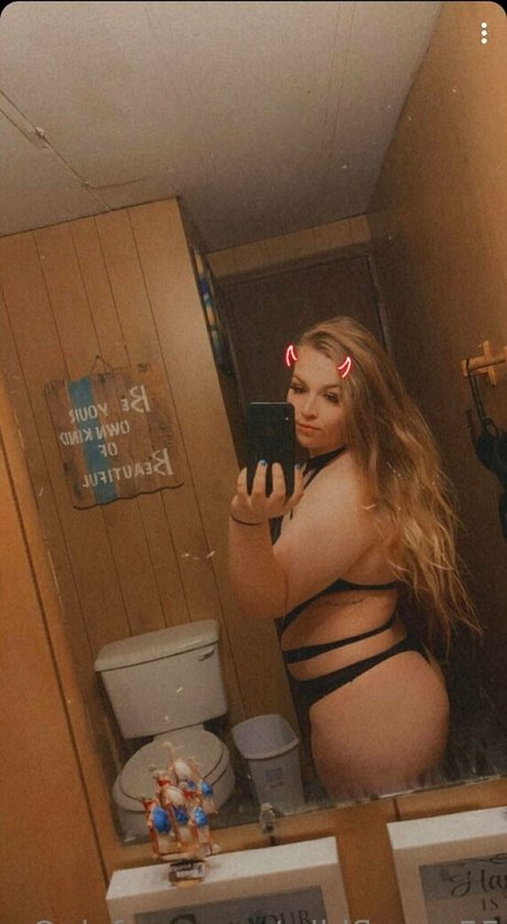 Nacktes geleaktes OnlyFans-Foto von Wildflower55free
