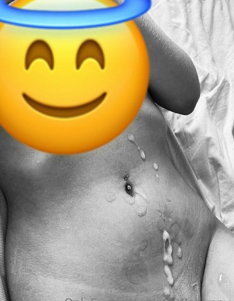 Nacktes geleaktes OnlyFans-Foto von Bellabluebunny